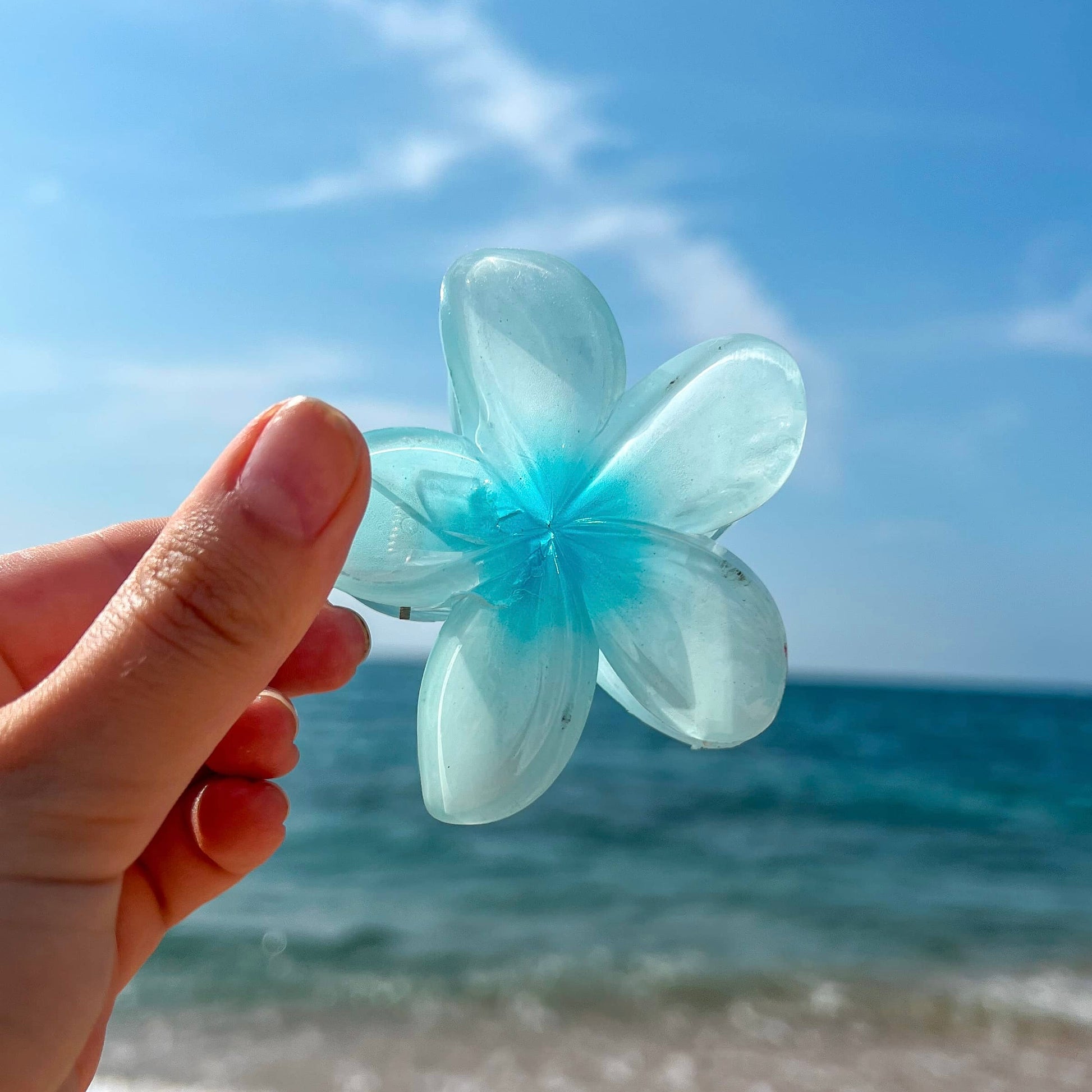 Pinza flor azul