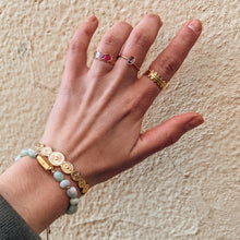 Cargar imagen en el visor de la galería, Anillo corazones color
